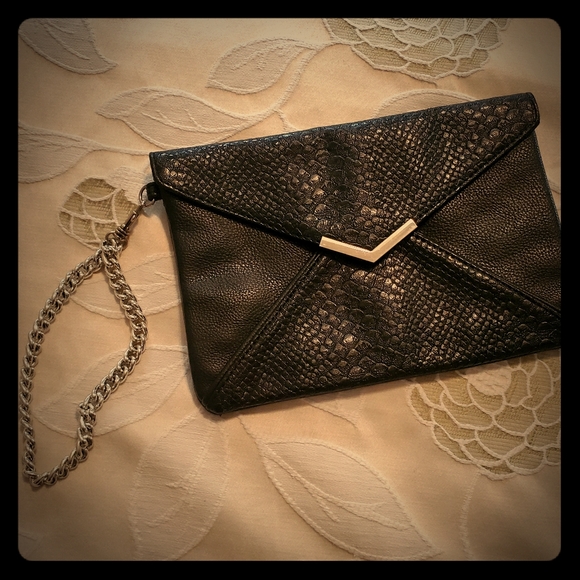 Express Handbags - 🖤 Black Express Clutch with Silver Chain 🖤